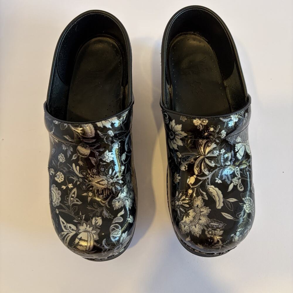 Dansko Clogs Shoes Women’s pPro EU 38 Black Patent Leather Floral Metallic